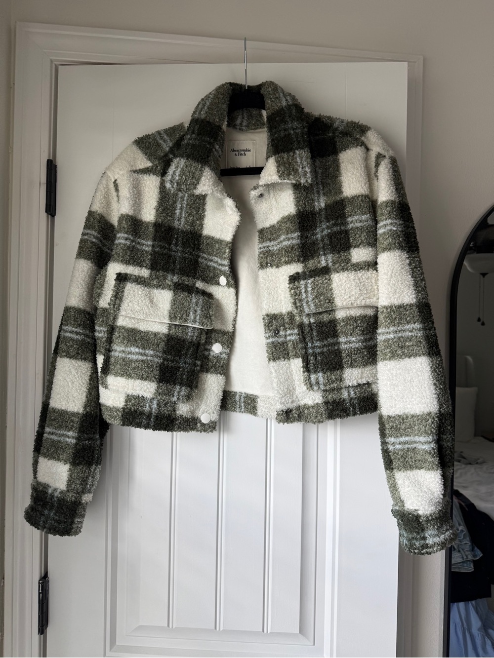 Abercrombie Sherpa Plaid Cropped Jacket in Olive & White